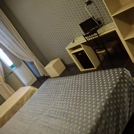 Guiren Dal 1959 Hotel Nápoles