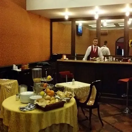 Hotel Guiren Dal 1959 Neapol